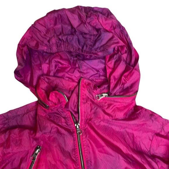 Saks Fifth Avenue Windbreaker Jacket with Hidden Hood and Travel Pouch - Picture 9 of 13